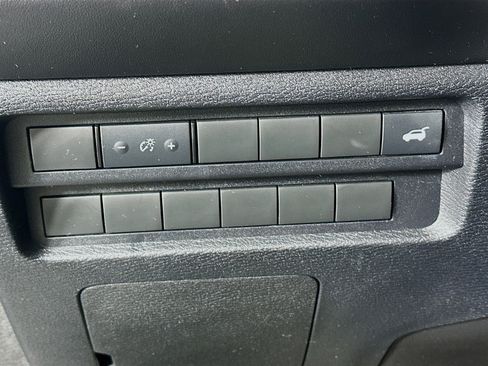 Used 2024 Mitsubishi Outlander SE AWD/4WD image 17