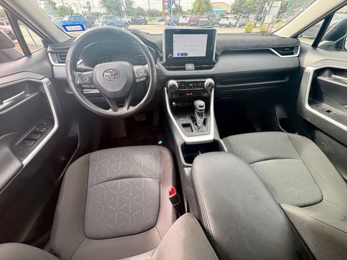 Used 2025 Toyota RAV4 XLE w/ Convenience Package FWD image 9