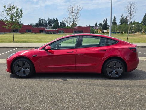 Used 2023 Tesla Model 3 Standard Range RWD image 2