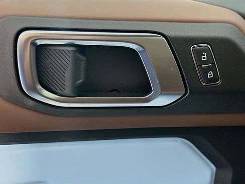 Used 2024 Ford Bronco Heritage Edition AWD/4WD image 18