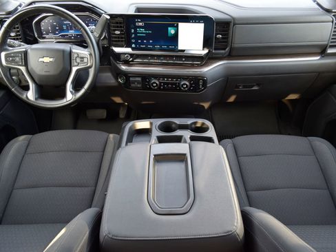 Used 2024 Chevrolet Silverado 1500 LT w/ Convenience Package II RWD image 6
