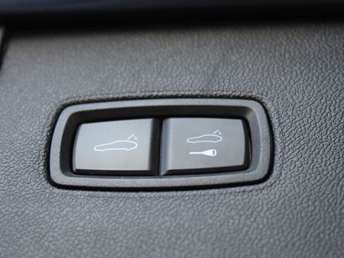 Used 2020 Porsche Cayenne image 20