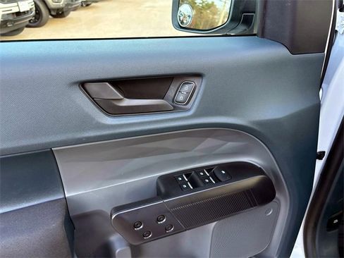 Used 2025 Ford Maverick XL image 15