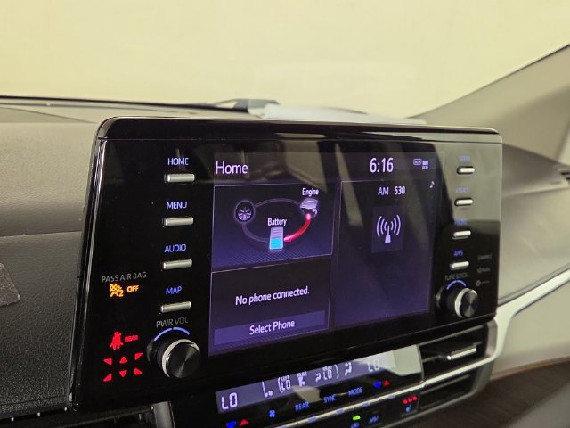 Used 2024 Toyota Sienna XLE FWD image 18