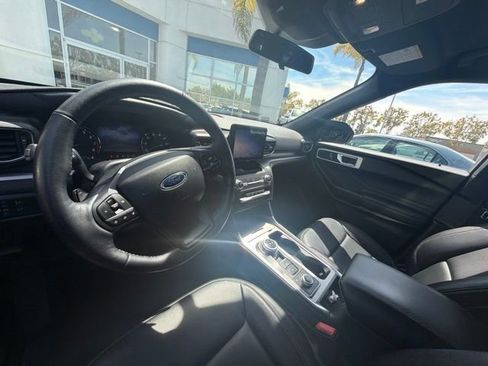 Used 2020 Ford Explorer XLT AWD/4WD image 12