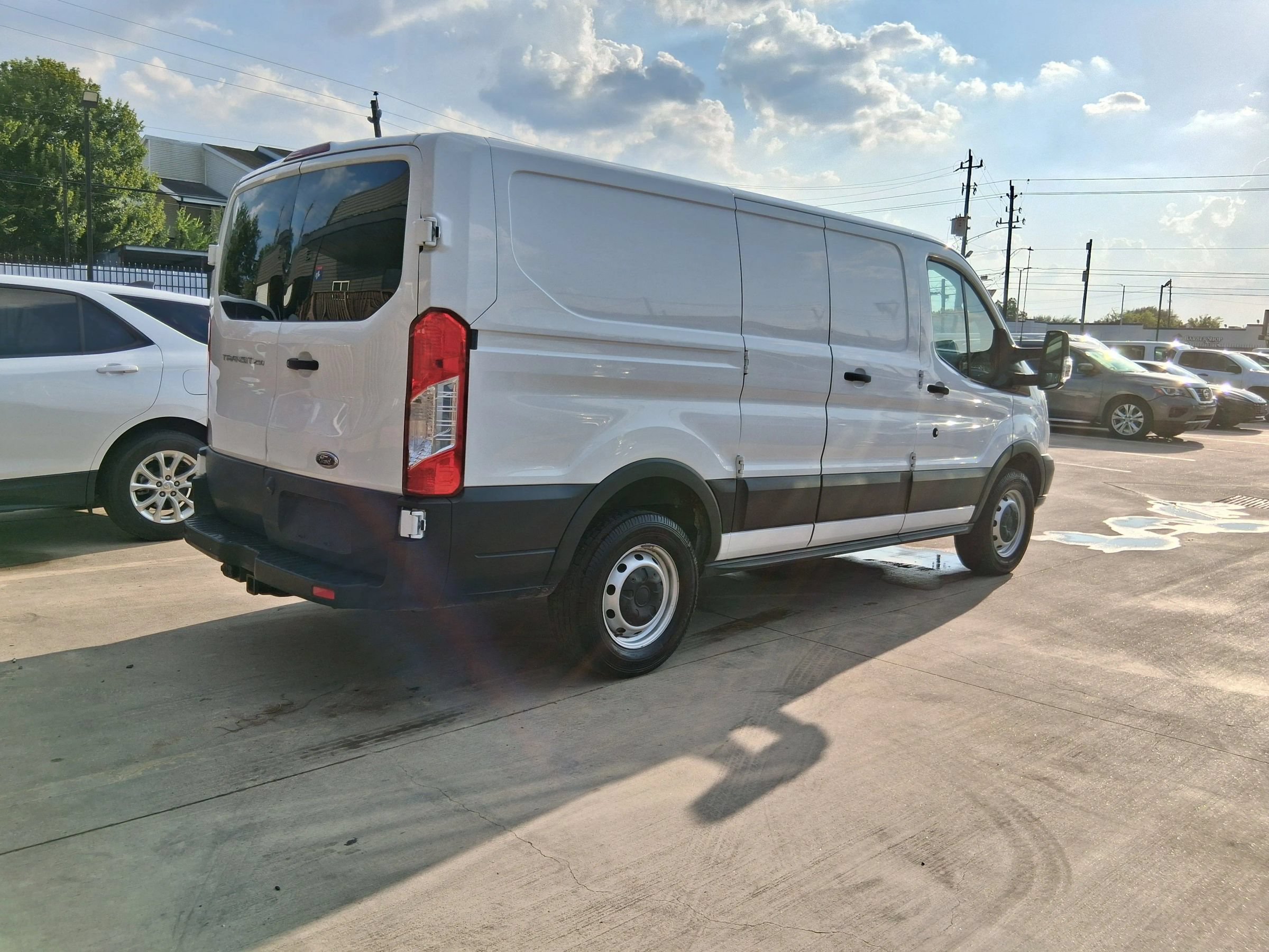 Used 2019 Ford Transit 250 130 Low Roof RWD image 11
