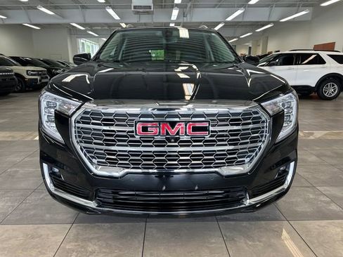 Used 2024 GMC Terrain Denali w/ Denali Premium Package AWD/4WD image 19
