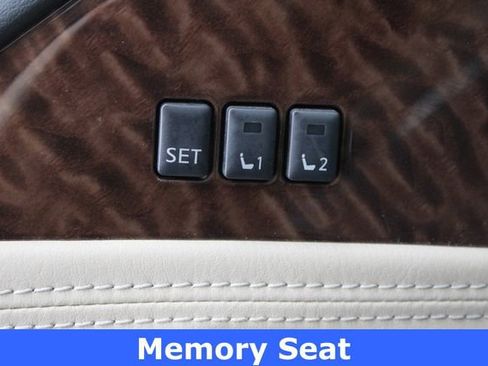 Used 2018 Nissan Armada Platinum w/ Interior Lighting Package image 4