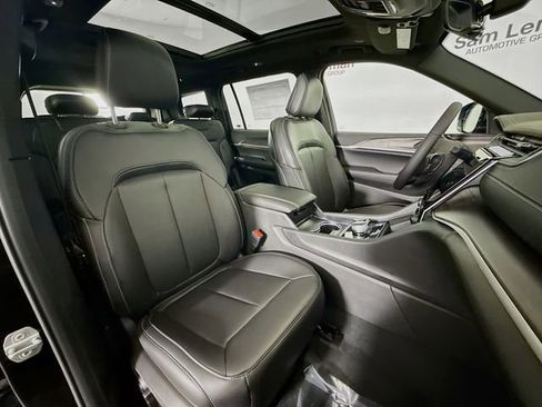 New 2025 Jeep Grand Cherokee L Limited image 30