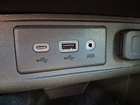 Used 2023 Buick Encore GX Select w/ Safety Package II FWD image 24