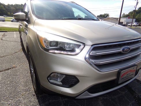 Used 2017 Ford Escape Titanium w/ Equipment Group 301A AWD/4WD image 3