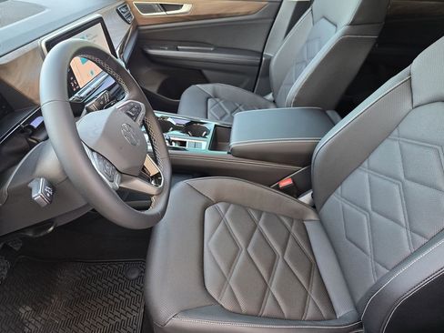 New 2026 Volkswagen Atlas SE image 9