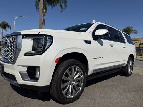 Used 2023 GMC Yukon XL Denali w/ Advanced Technology Package AWD/4WD image 13