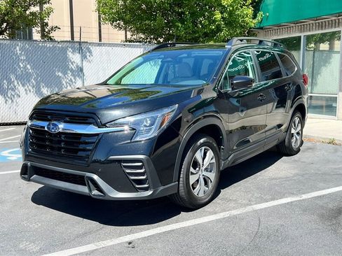 Used 2025 Subaru Ascent Premium AWD/4WD image 3