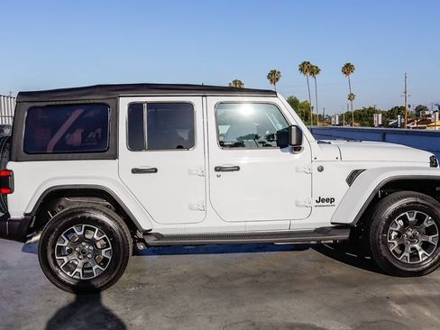 New 2026 Jeep Wrangler Unlimited Sahara AWD/4WD image 13