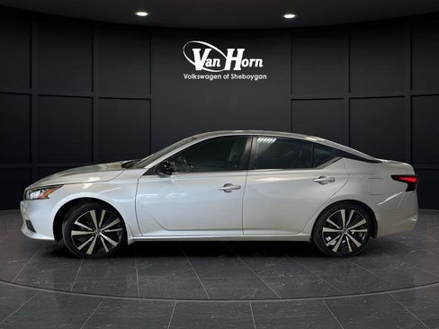Used 2021 Nissan Altima 2.5 SR w/ SR Premium Package FWD image 4