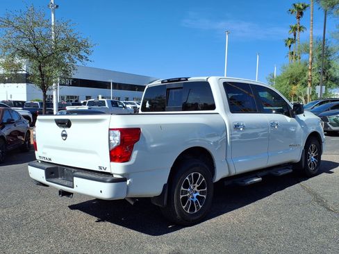 Used 2021 Nissan Titan SV w/ SV Convenience Package RWD image 5