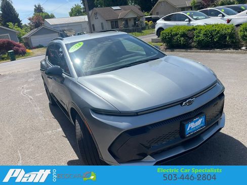 Used 2024 Chevrolet Equinox EV RS FWD image 18