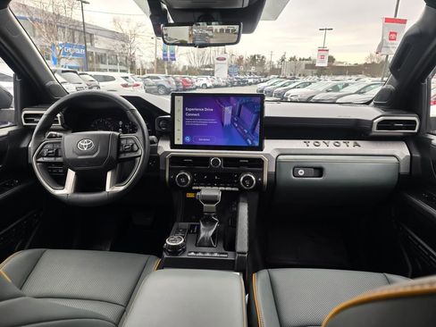 Used 2025 Toyota Tacoma Trailhunter image 16