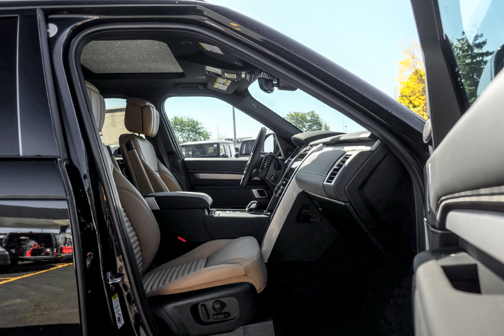 New 2026 Land Rover Discovery Limited Edition AWD/4WD image 21
