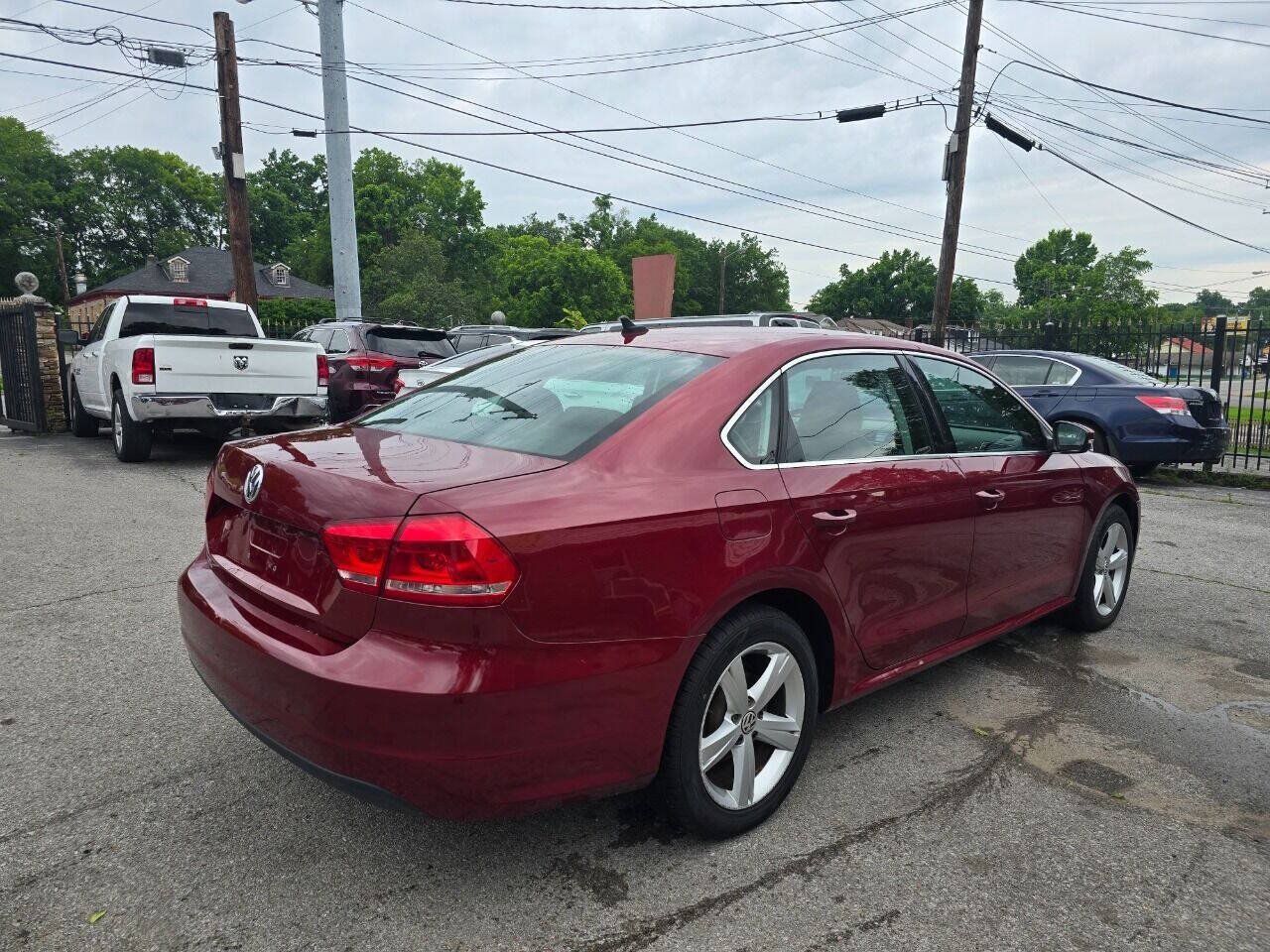 Used 2015 Volkswagen Passat 1.8T Limited Edition FWD image 8