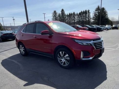 Used 2023 Chevrolet Equinox Premier AWD/4WD image 2