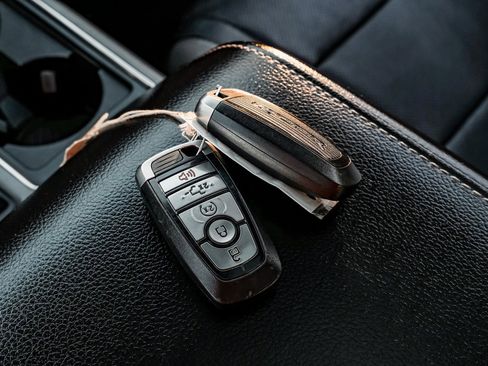 Used 2018 Ford F150 Raptor w/ Equipment Group 802A Luxury image 64