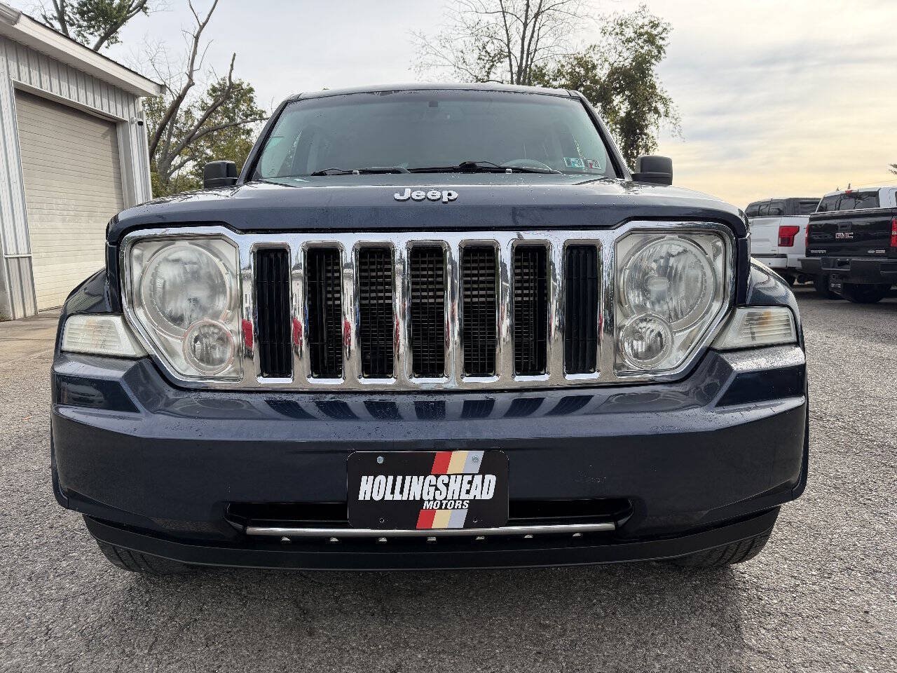 Used 2008 Jeep Liberty Limited w/ Premium Group II AWD/4WD image 2