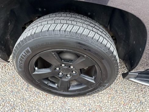 Used 2018 Chevrolet Suburban Premier image 37