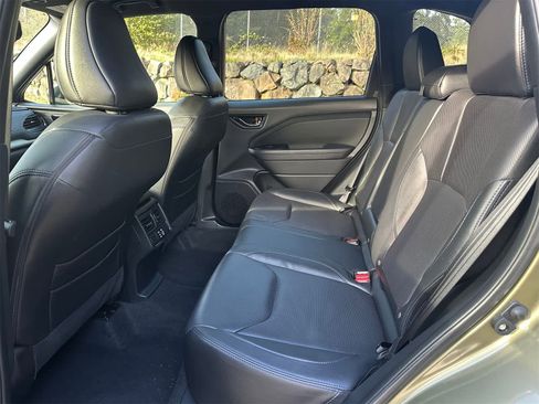 Certified 2025 Subaru Forester Limited image 11