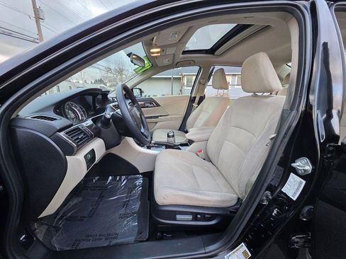 Used 2017 Honda Accord EX image 15