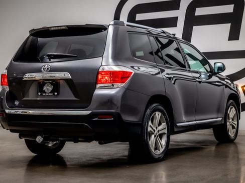 Used 2012 Toyota Highlander Limited w/ Tow Pkg FWD image 33