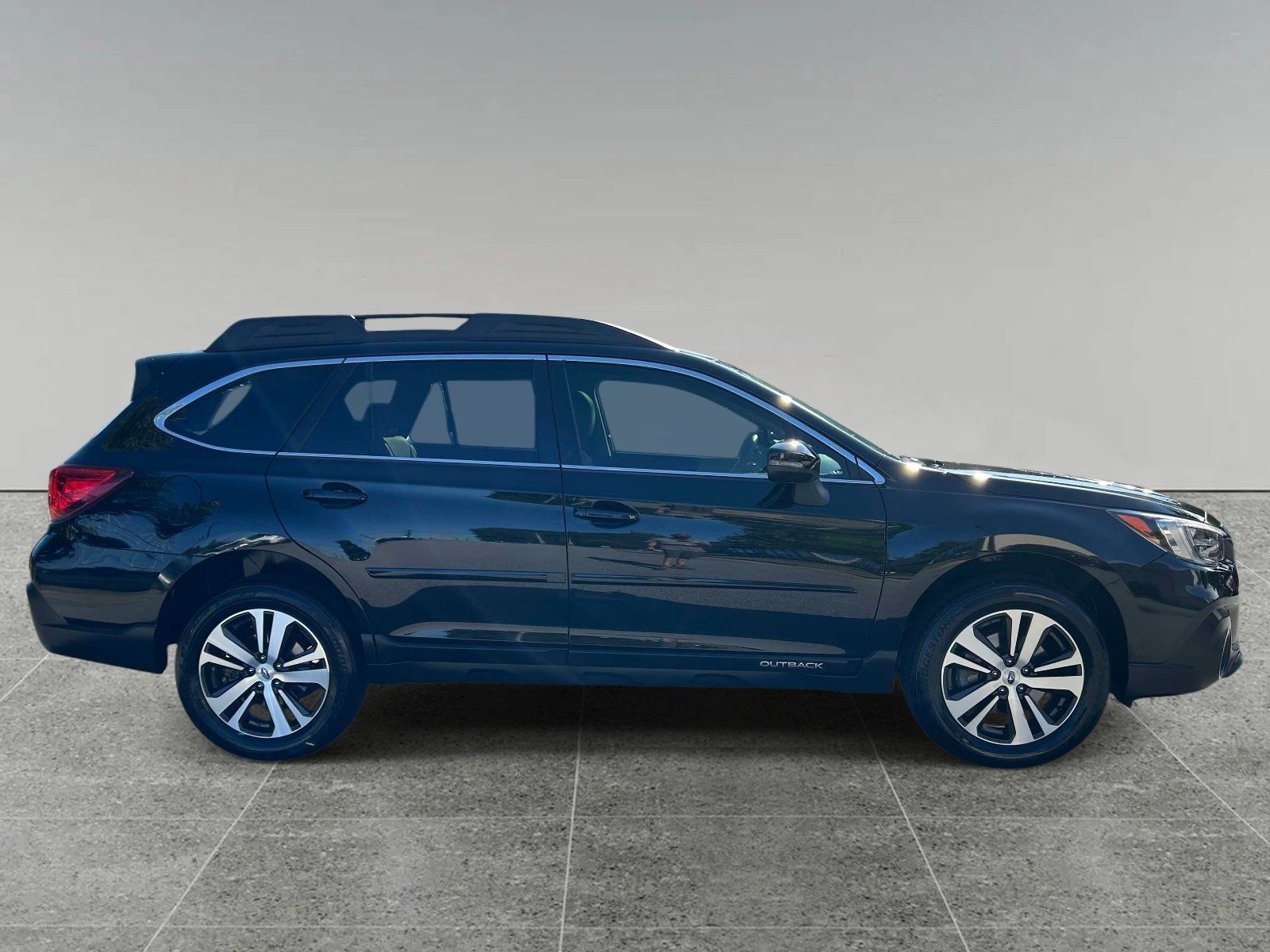 Used 2019 Subaru Outback 2.5i Limited AWD/4WD image 6