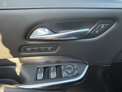 Used 2024 Cadillac XT4 Premium Luxury image 16