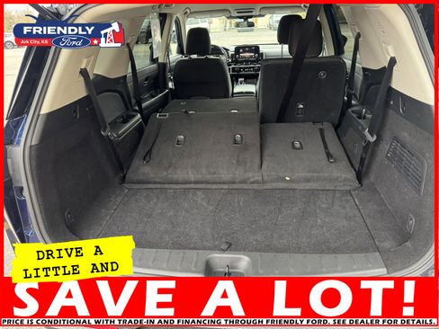 Used 2024 Nissan Pathfinder SV image 7