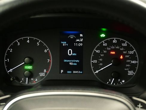 Used 2023 Toyota Corolla Cross AWD Hybrid image 23