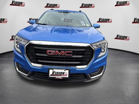 Used 2024 GMC Terrain SLE w/ Driver Convenience Package AWD/4WD image 2