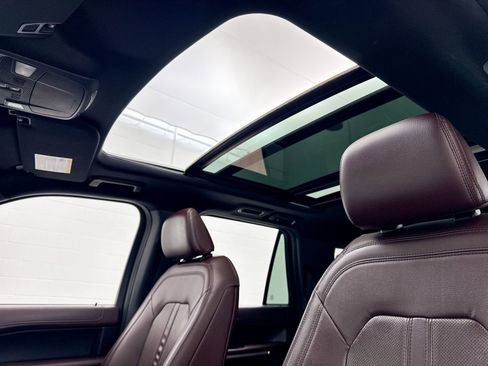 Used 2023 Ford Expedition Max Limited image 1