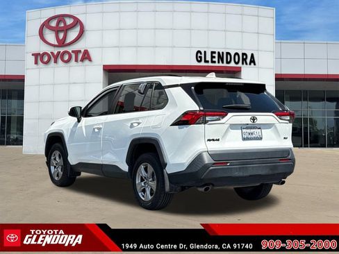 Used 2022 Toyota RAV4 XLE w/ Convenience Package FWD image 8