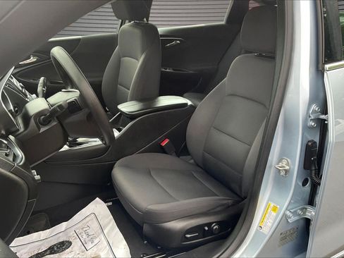Used 2017 Chevrolet Malibu LT FWD image 20