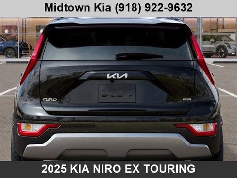 New 2025 Kia Niro EX Touring image 13