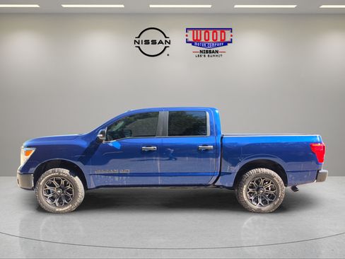 Used 2019 Nissan Titan SV AWD/4WD image 5
