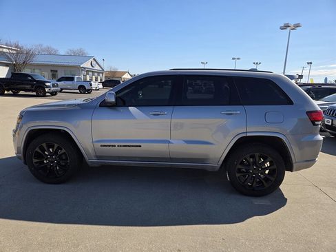 Used 2019 Jeep Grand Cherokee Altitude image 6
