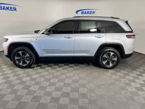 Used 2022 Jeep Grand Cherokee Limited 4xe w/ Luxury Tech Group II AWD/4WD image 2