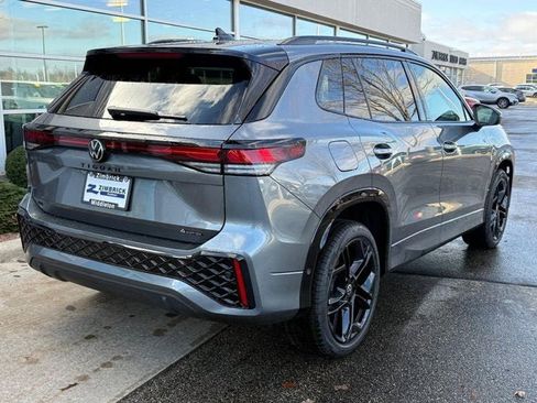 New 2026 Volkswagen Tiguan SE R-Line image 3