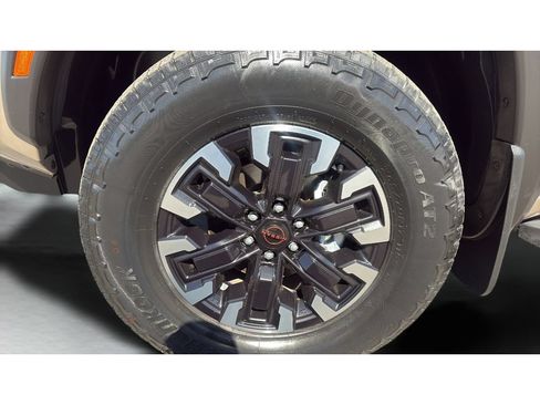 Used 2023 Nissan Frontier PRO-4X w/ Technology Package AWD/4WD image 16