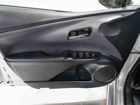 Certified 2019 Toyota Prius L Eco FWD image 21