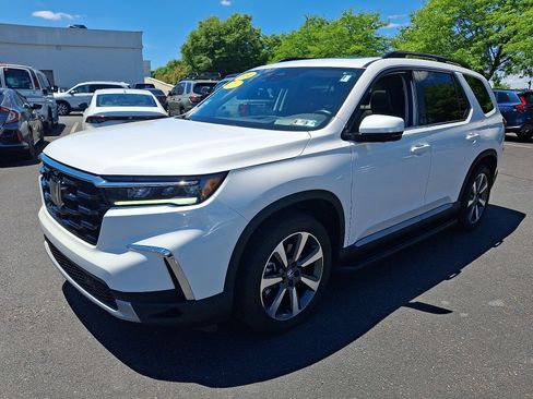 Used 2024 Honda Pilot Elite image 3