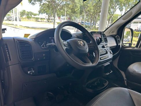 Used 2025 RAM ProMaster 2500 w/ Convenience Group FWD image 6