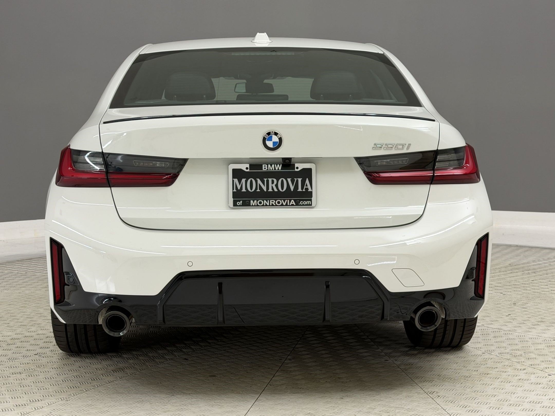 Used 2026 BMW 330i Sedan w/ M Sport Package RWD image 10